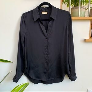 L’AGENCE BLACK SHINY BUTTON DOWN BLOUSE - SIZE SMALL